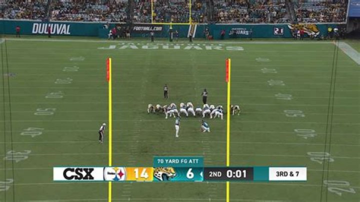 Can a field goal be punted?