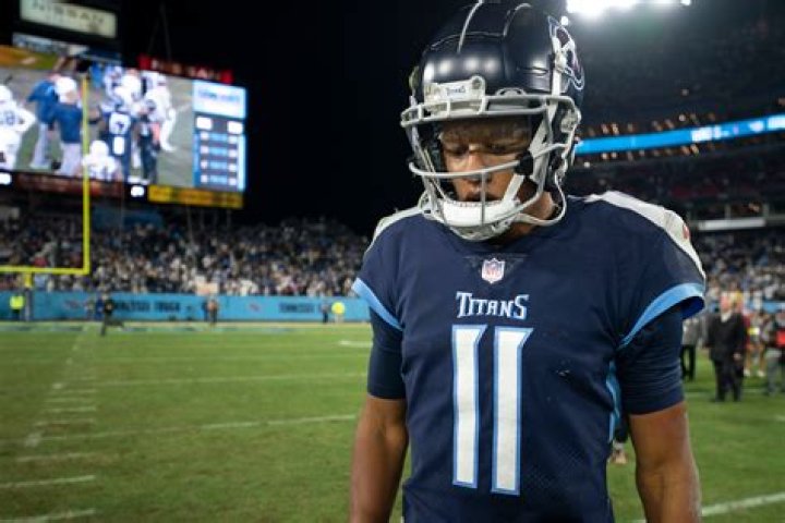 How can the titans clinch a playoff spot?