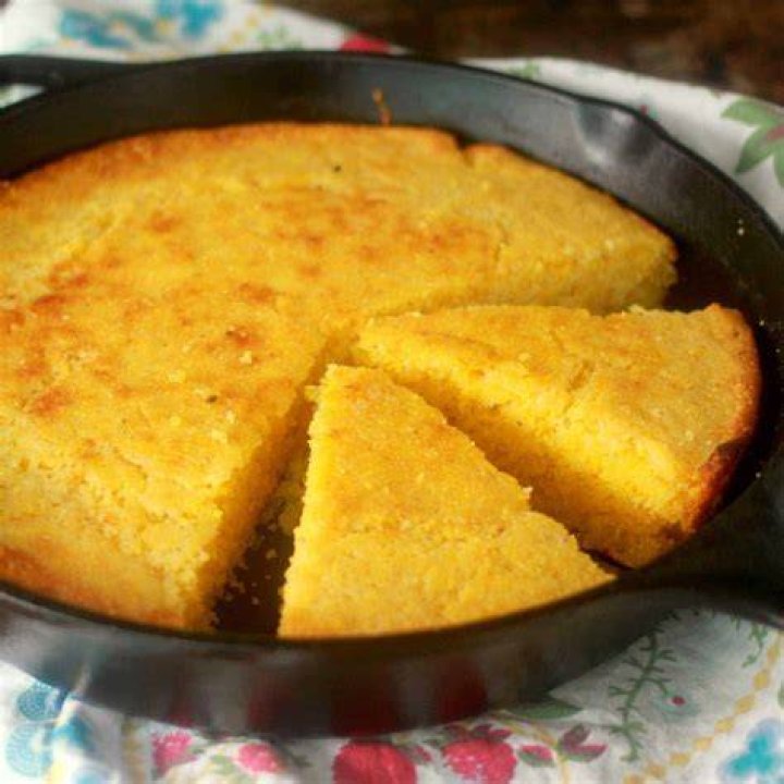 What is corn bread made of?