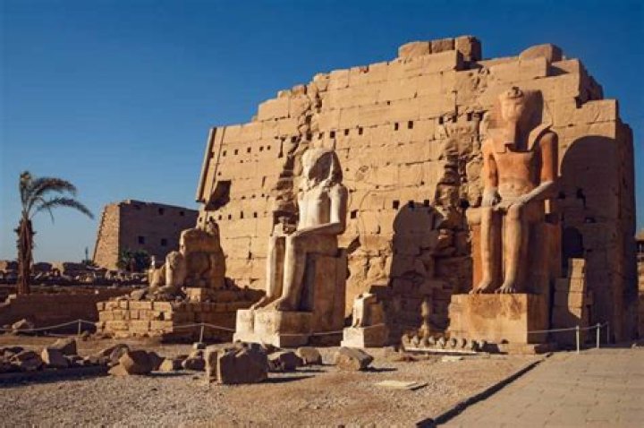 When was thebes the capital of egypt?