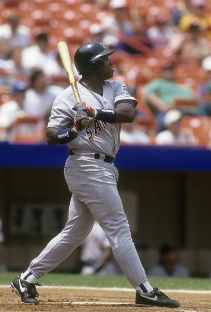 Why did tony gwynn retire?